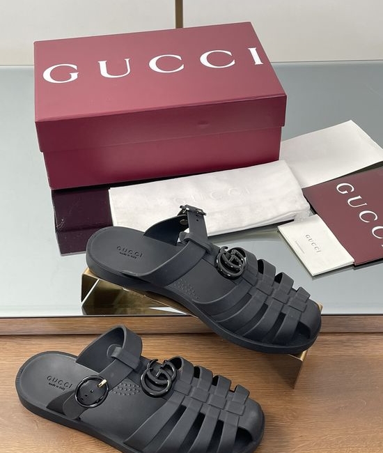 Gucci Logo Detail Rubber Sandals Comfortable Casual Footwear