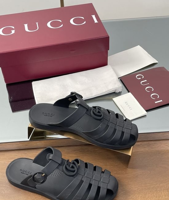 Gucci Logo Detail Rubber Sandals Comfortable Casual Footwear