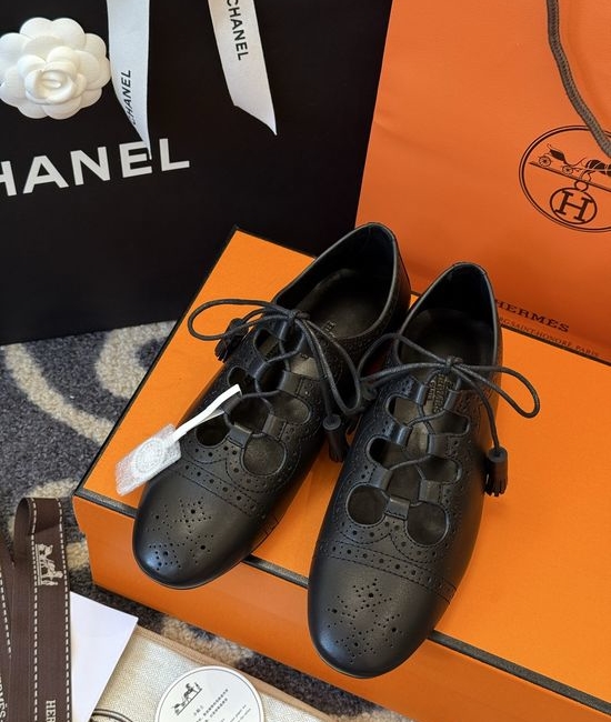 Hermes Embossed Leather Soft Comfortable Mary Jane Flats