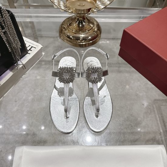 Roger Viver RV Elegant Leather Thong Sandals with Hardware Accents