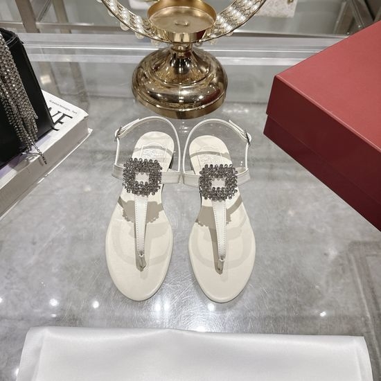 Roger Viver RV Elegant Leather Thong Sandals with Hardware Accents