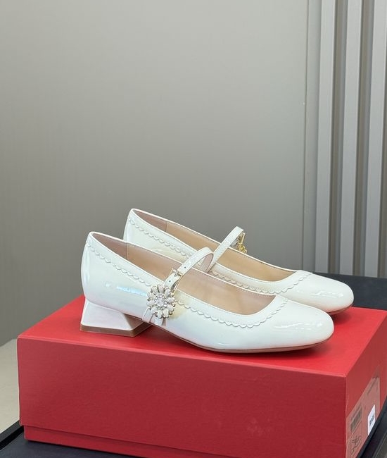 Roger Viver RV Retro Daisy Pattern Mary Jane Patent Leather Shoes