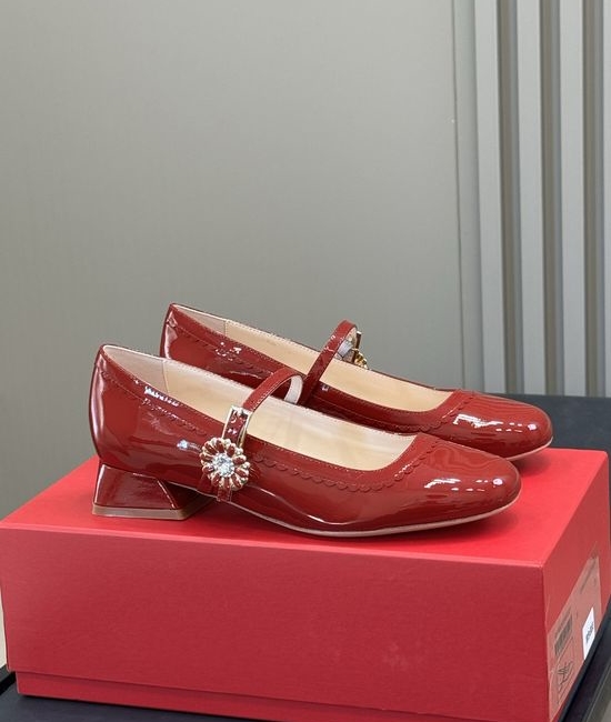 Roger Viver RV Retro Daisy Pattern Mary Jane Patent Leather Shoes