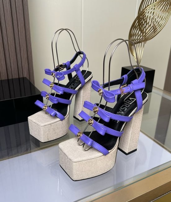 Versace Elegant Stiletto Heels with Leather and Rubber Sole