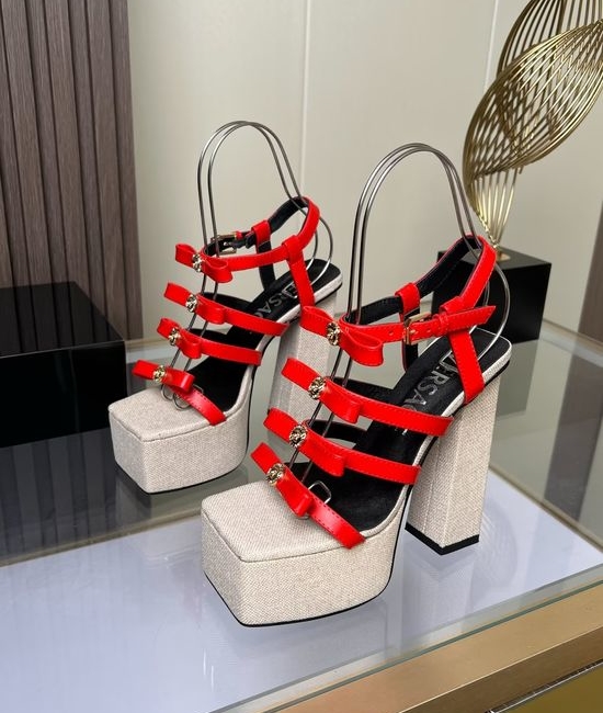 Versace Elegant Stiletto Heels with Leather and Rubber Sole