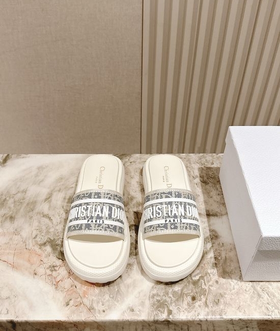 Christian Dior CD Embroidered Casual Slides with Lightweight Sole