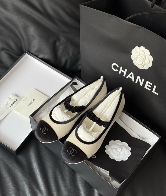Chanel Elegant Velvet Mary Jane Shoes Soft Lining Sole