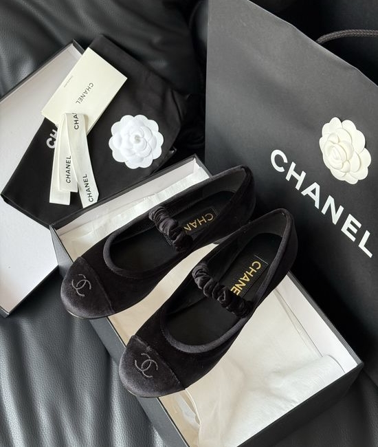 Chanel Elegant Velvet Mary Jane Shoes Soft Lining Sole