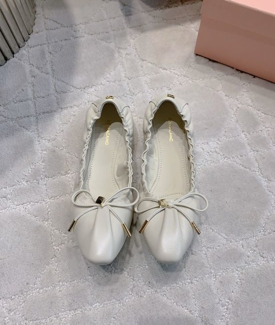 Ferragamo Soft Leather Foldable Flat Shoes with Non-slip Sole