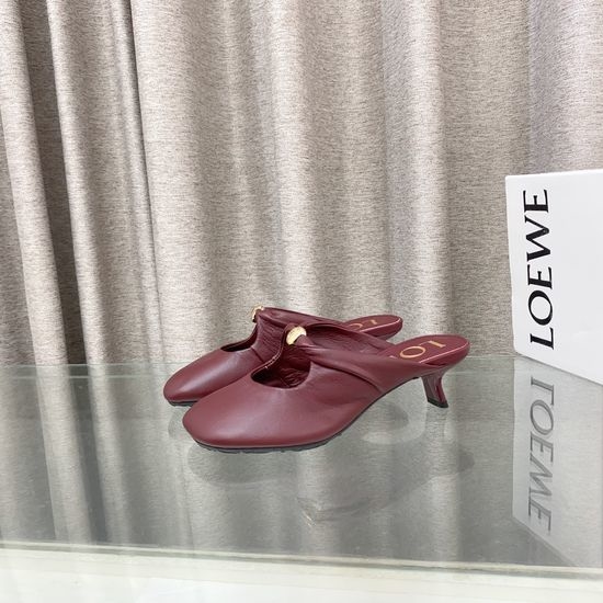 Loewe Chic Slip-on Sandals with Soft Leather and Durable Sole