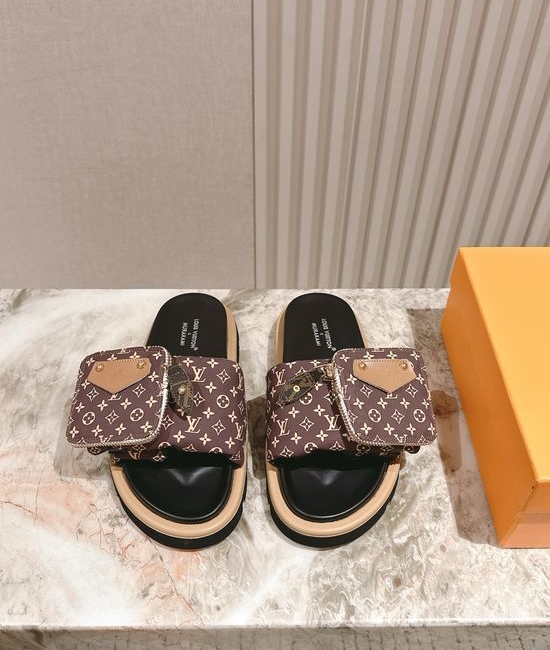 Louis Vuitton LV Stylish Removable Pouch Anti-slip Casual Slippers
