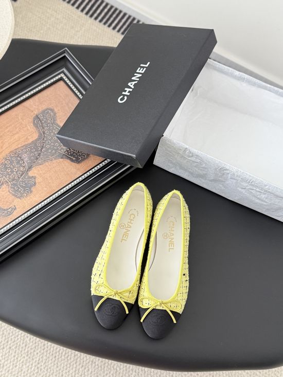 Chanel Classic Round Toe Comfortable Ballet Flats with Premium Material