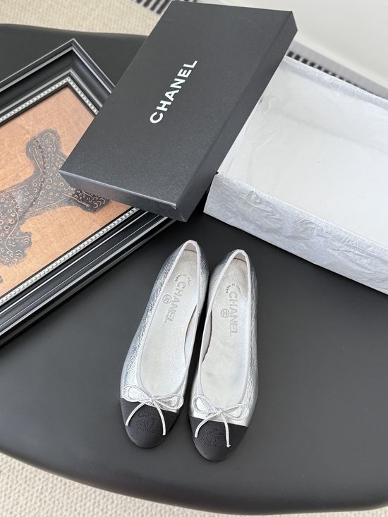 Chanel Classic Round Toe Comfortable Ballet Flats with Premium Material