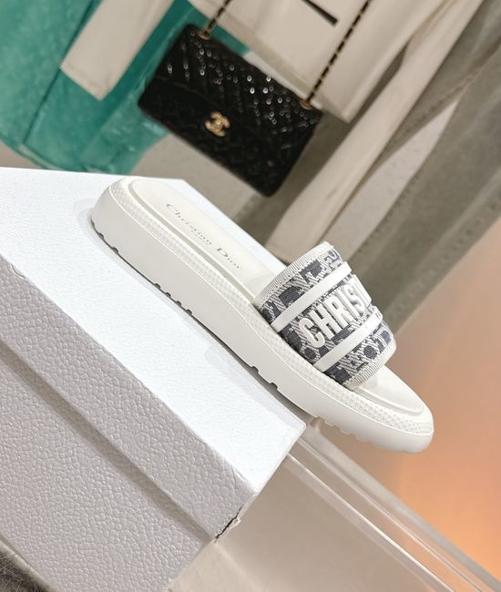 Louis Vuitton LV Leather Upper Embroidered Beach Slides with Hook Loop
