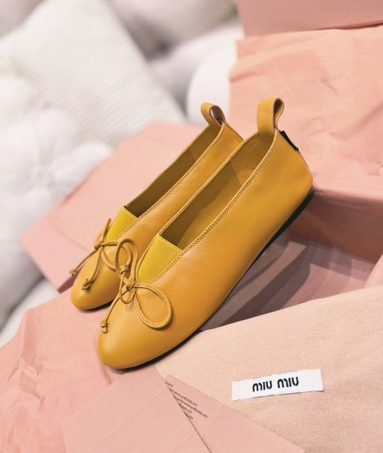 Miu Miu Soft Sheepskin Bow Decor Flat Ballet Shoes