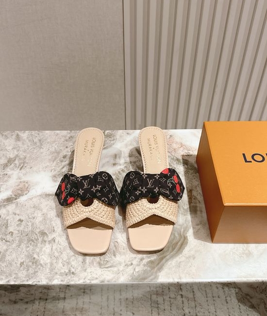Louis Vuitton LV Chic Chunky Heel Buckle Strap Casual Shoes