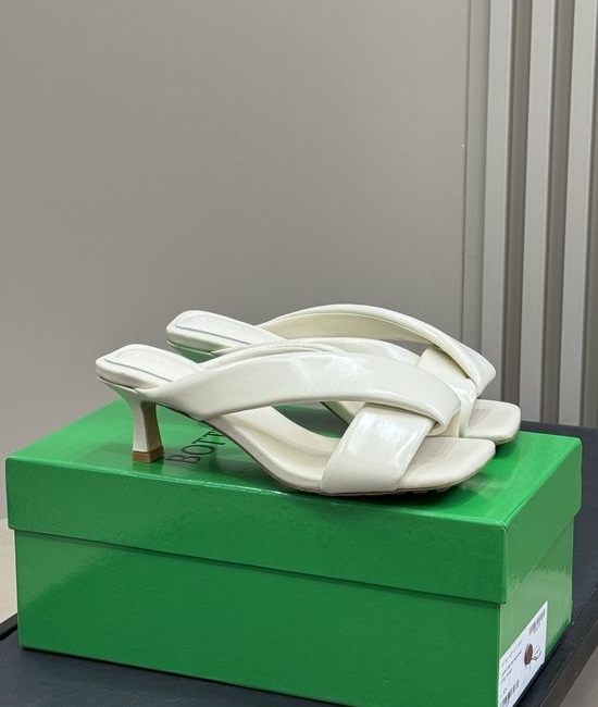 Bottega Veneta BV Kitten Heel Leather Mule Sandals Slip On Slides