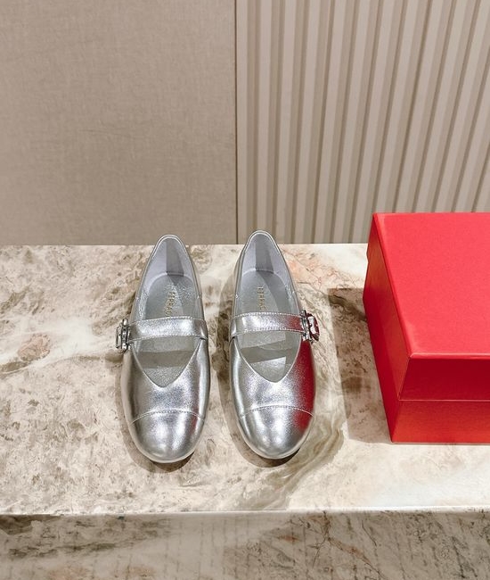 Ferragamo Elegant Bow Decorated Square Toe Flat Shoes