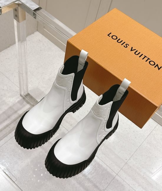 Louis Vuitton LV Leather Chelsea Ankle Boots Non Slip Rubber Sole Classic Style