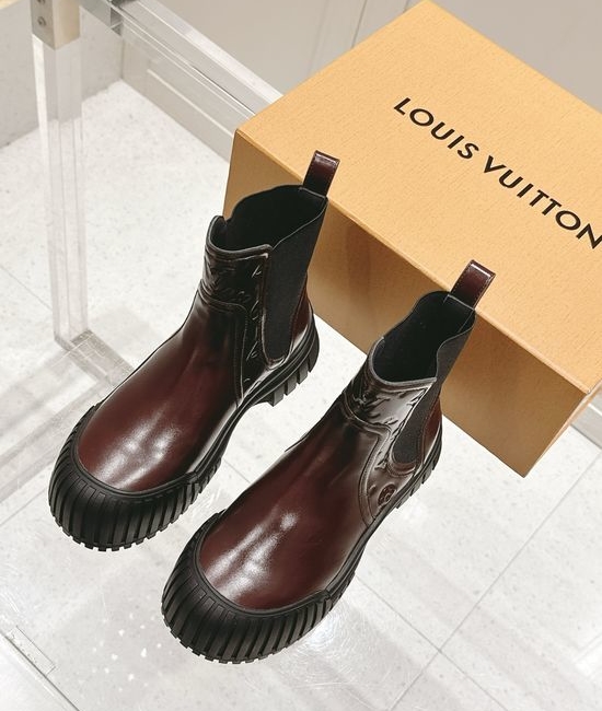 Louis Vuitton LV Leather Chelsea Ankle Boots Non Slip Rubber Sole Classic Style