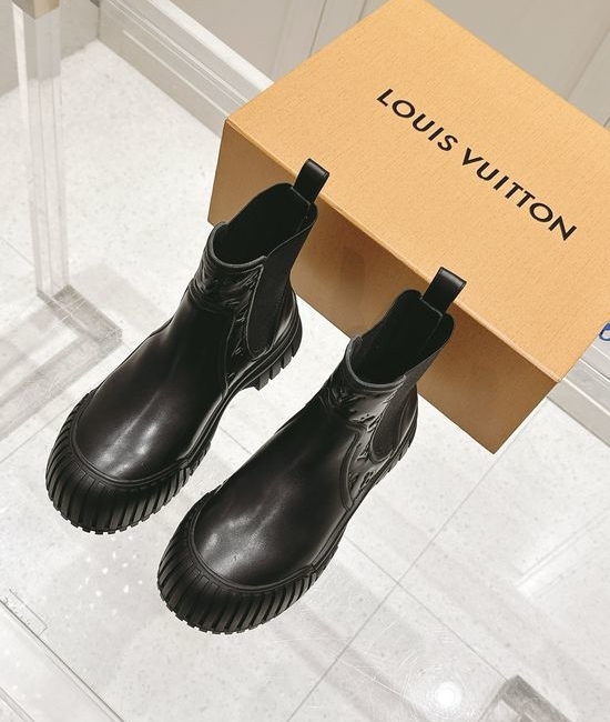 Louis Vuitton LV Leather Chelsea Ankle Boots Non Slip Rubber Sole Classic Style