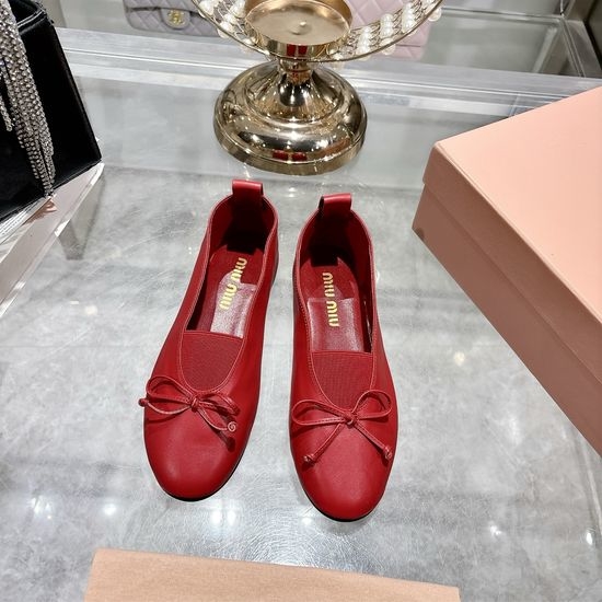 Miu Miu Bow Decor Leather Round Toe Block Heel Daily Pumps