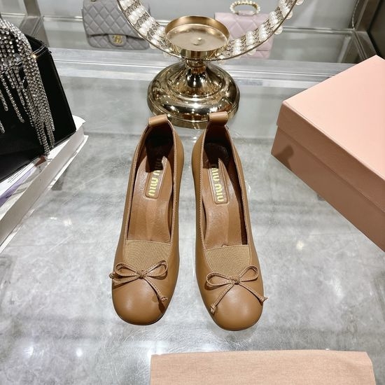 Miu Miu Bow Decor Leather Round Toe Block Heel Daily Pumps