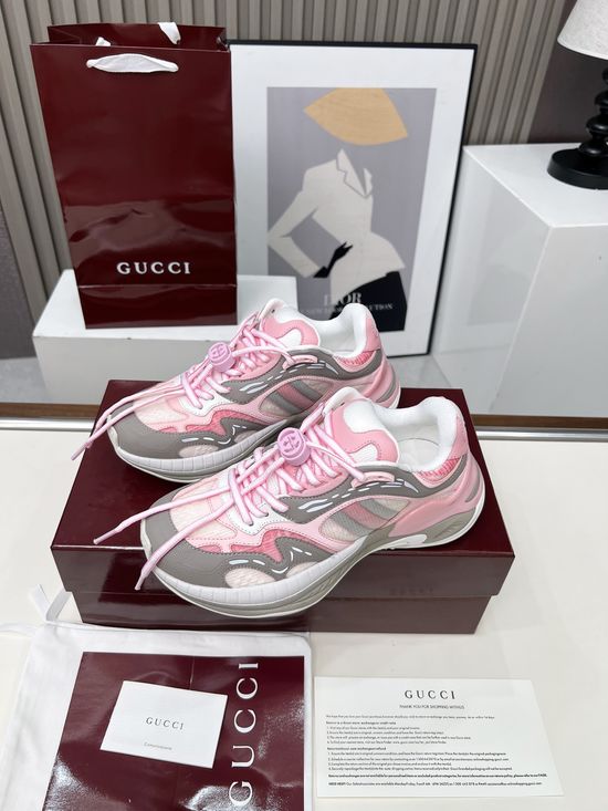 Gucci Striped Sneakers Blending Retro Vibe with Modern Tech