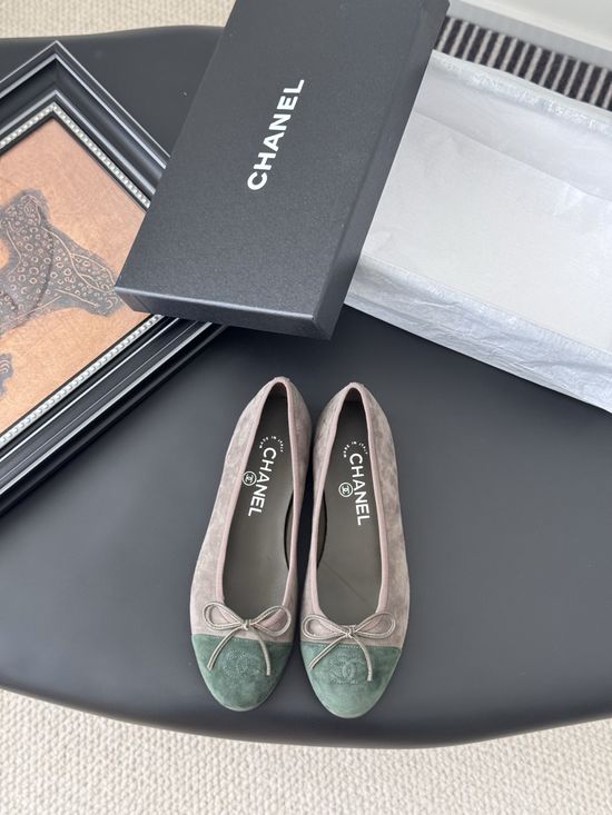Chanel Classic Round Toe Low Heel Ballet Flats with Leather Sole