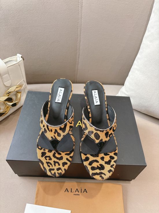 Alaia Elegant Comfortable Kitten Heel Soft Genuine Leather Shoes
