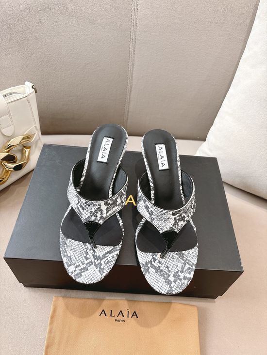 Alaia Elegant Comfortable Kitten Heel Soft Genuine Leather Shoes