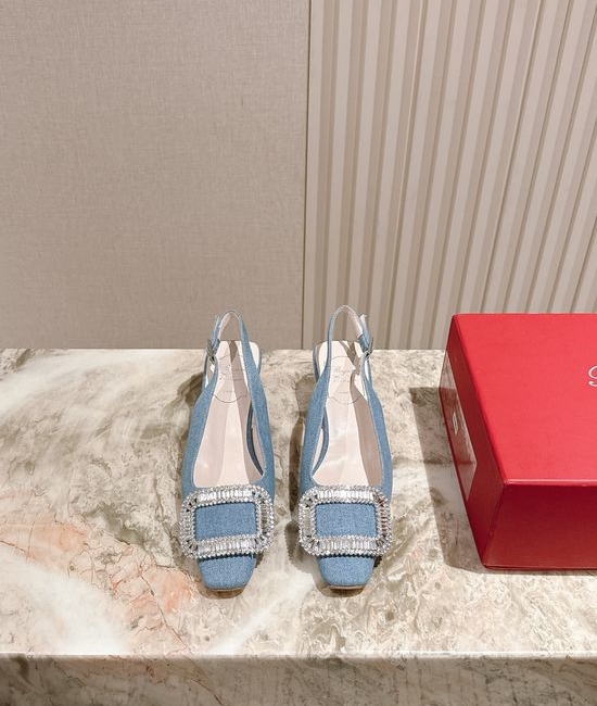 Roger Viver RV Rhinestone Buckle Pumps Comfortable Leather Sole