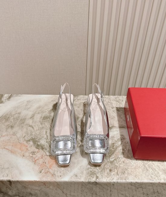 Roger Viver RV Rhinestone Buckle Pumps Comfortable Leather Sole