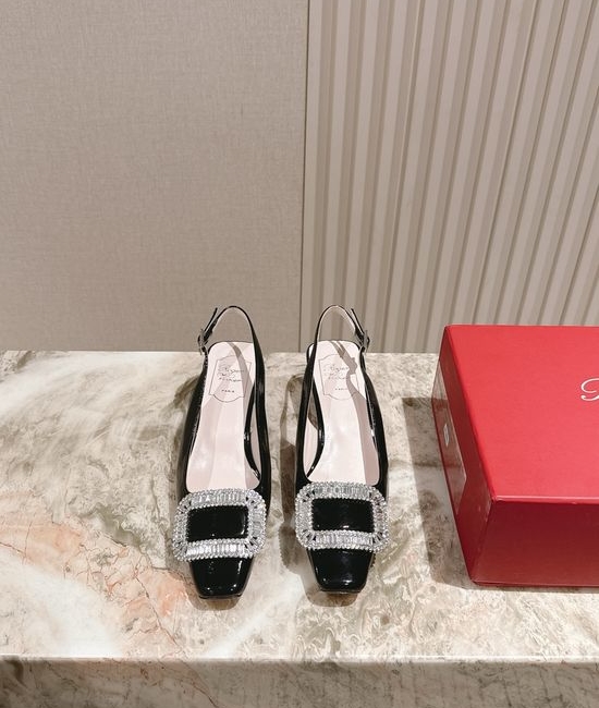 Roger Viver RV Rhinestone Buckle Pumps Comfortable Leather Sole