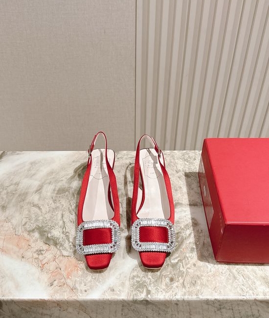 Roger Viver RV Rhinestone Buckle Pumps Comfortable Leather Sole