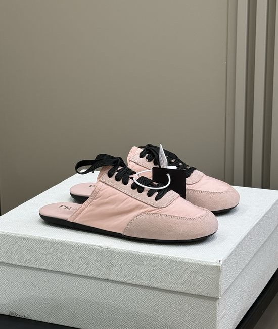 Prada Ultra-lightweight Sneakers Comfortable Stylish Daily