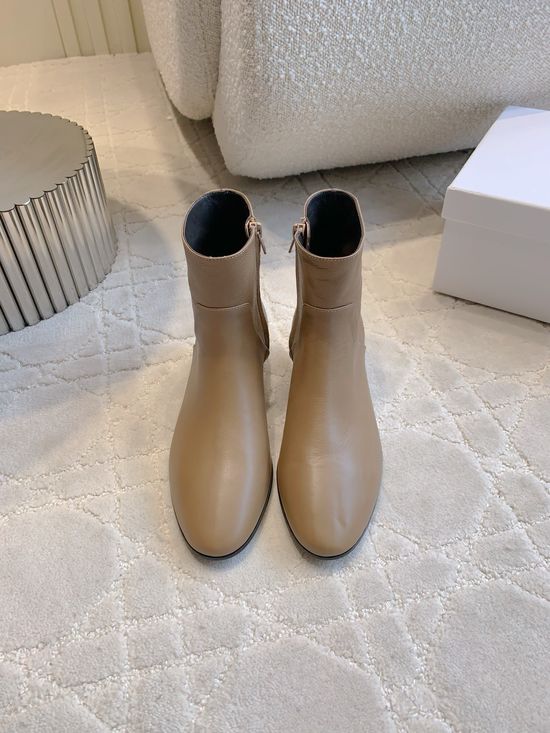 The Row Minimalist Comfortable Leather Short Boots