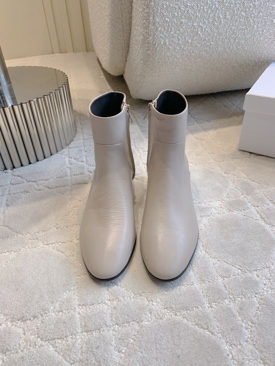 The Row Minimalist Comfortable Leather Short Boots