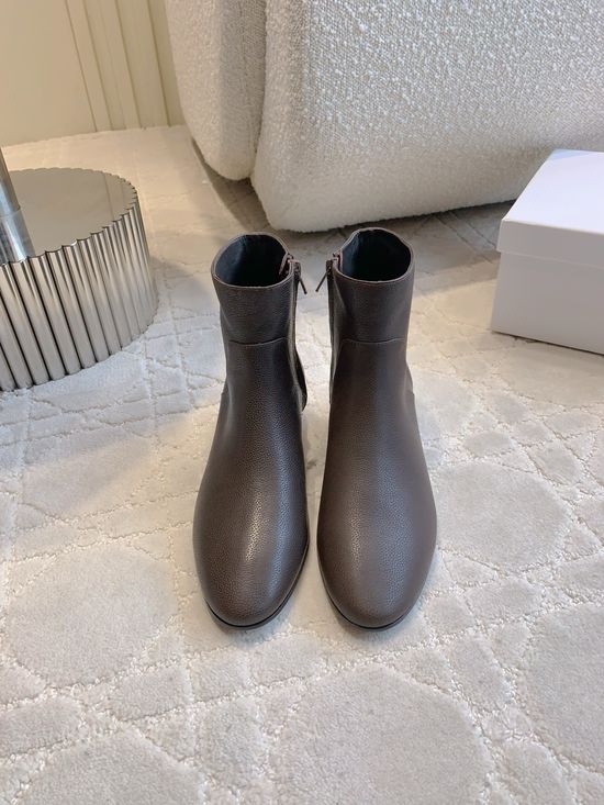 The Row Minimalist Comfortable Leather Short Boots