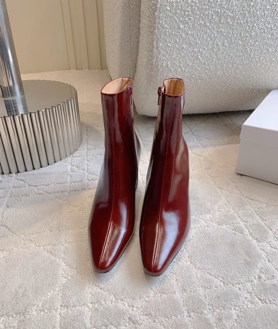 Fendi Classic Block Heel Ankle Boots Oil Wax Leather