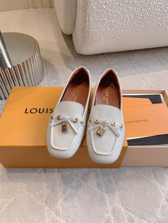Louis Vuitton Elegant Lock Decor Leather Loafer Shoes