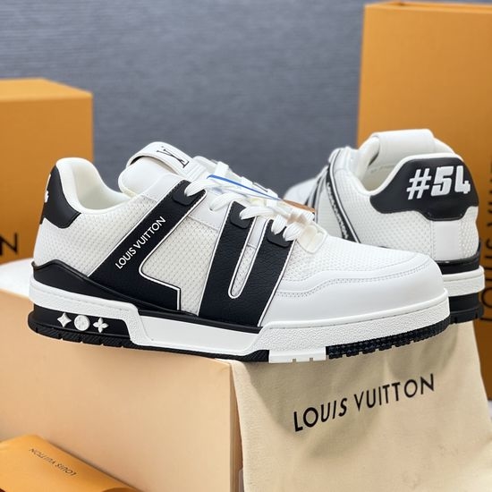 Louis Vuitton LV Calfskin Low-top Casual Sneakers Comfortable Classic Versatile Footwear