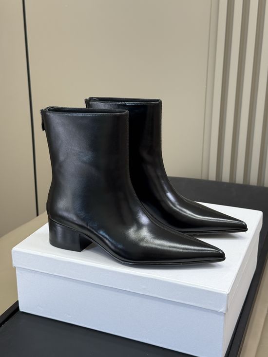 Khaite Elegant Pointed Toe Chunky Heel Leather Short Boots