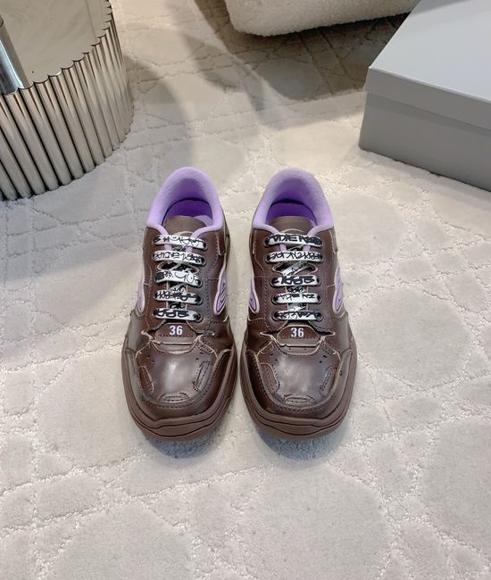 Balenciaga Vintage Distressed Leather Casual Skate Sneakers