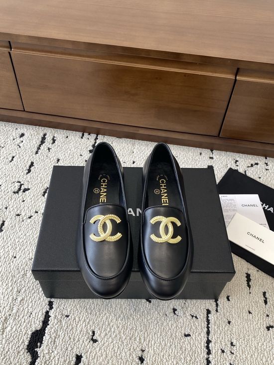 Chanel Retro Low Heel Leather Flats with Metal Buckle