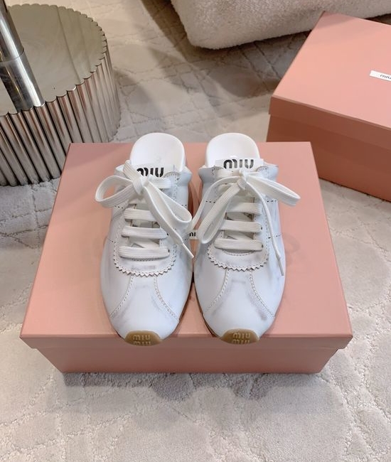 Miu Miu Leather Upper Casual Mule Sneakers Comfortable Non-slip Versatile Shoes
