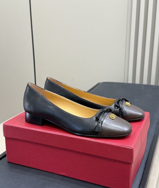 Valentino Soft Sheepskin Ballet Flats With Comfortable Design