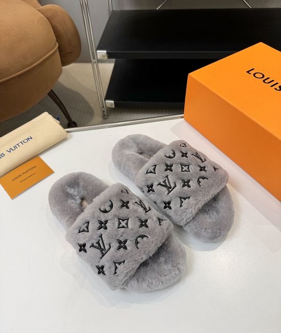 Louis Vuitton LV Classic Pattern Wool Slippers Plush Lined Ultra Soft Non-slip Sole