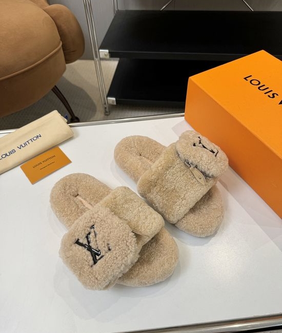 Louis Vuitton LV Classic Pattern Wool Slippers Plush Lined Ultra Soft Non-slip Sole
