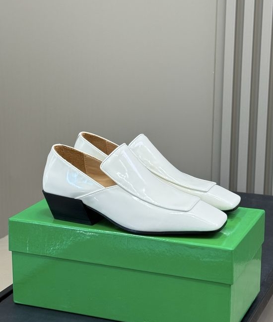 Bottega Veneta BV Woven Detail Leather Loafers Non-slip Sole Elegant Stylish